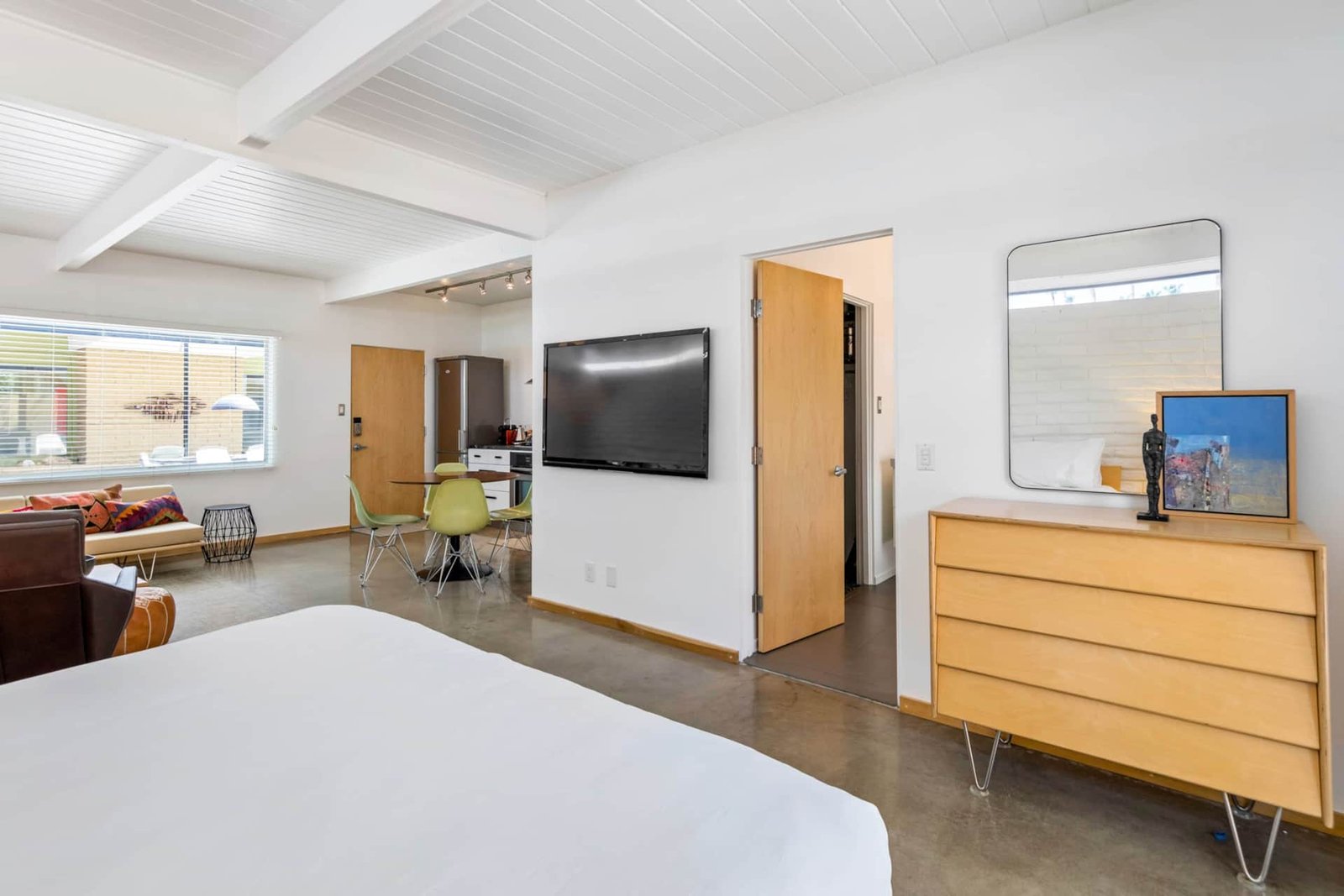 7bfe2364-4068-4f31-9d3c-5cc4476fc680